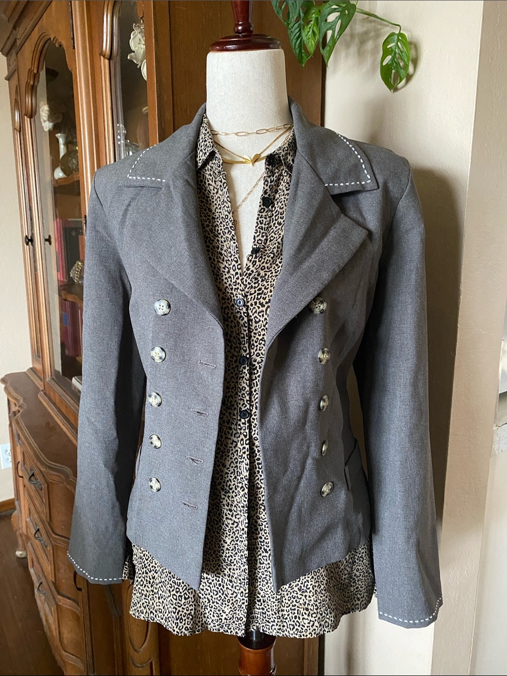 ecru Gray Double-Breasted Women's Blazer with Contrast Stitching